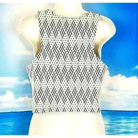 FOREVER 21 PLUS Womans WHITE & BLACK Crop Top Textured Shirt STRETCH size XL - Picture 3 of 4